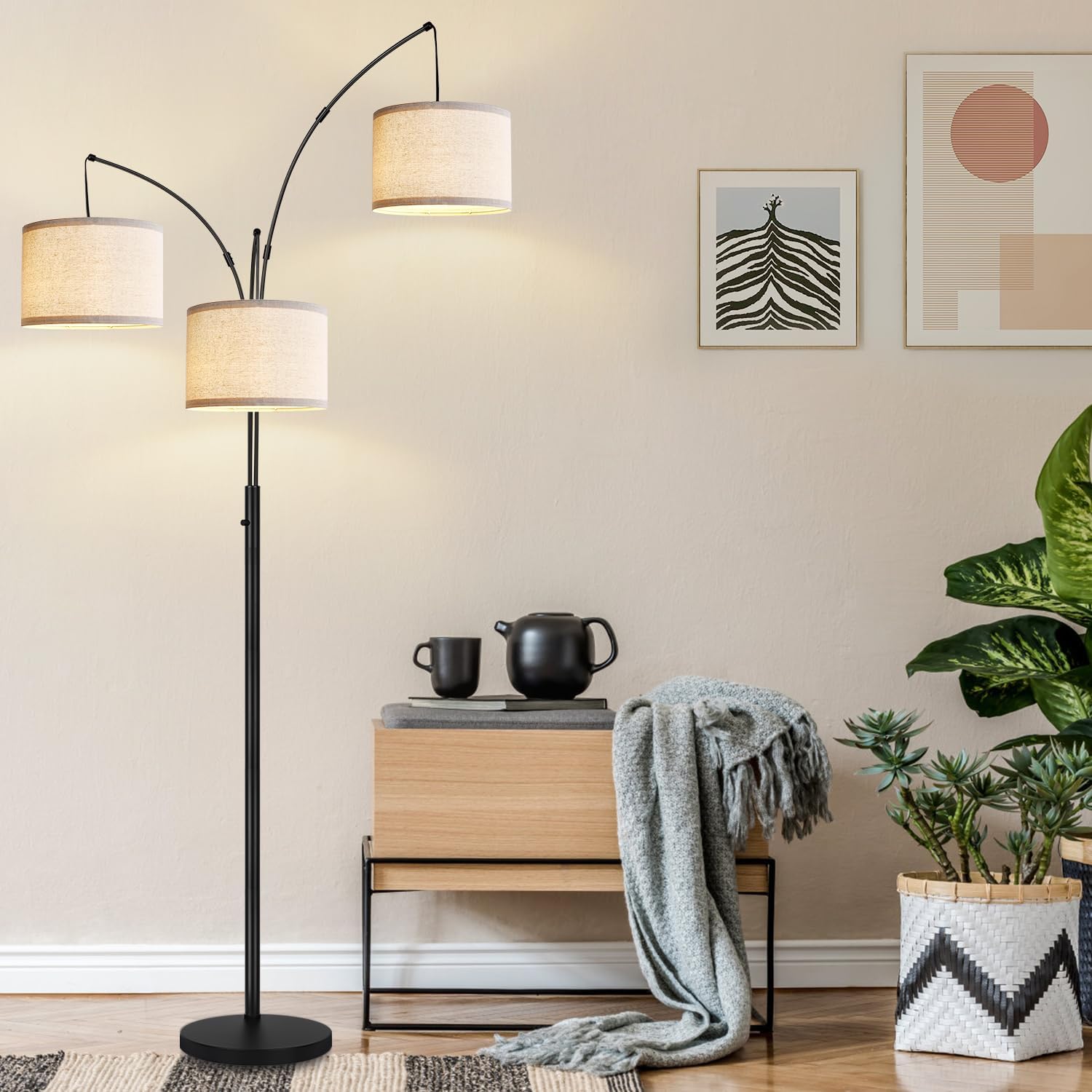 Detalle 2 de Dimmable Arc Floor Lamp, Three Lights