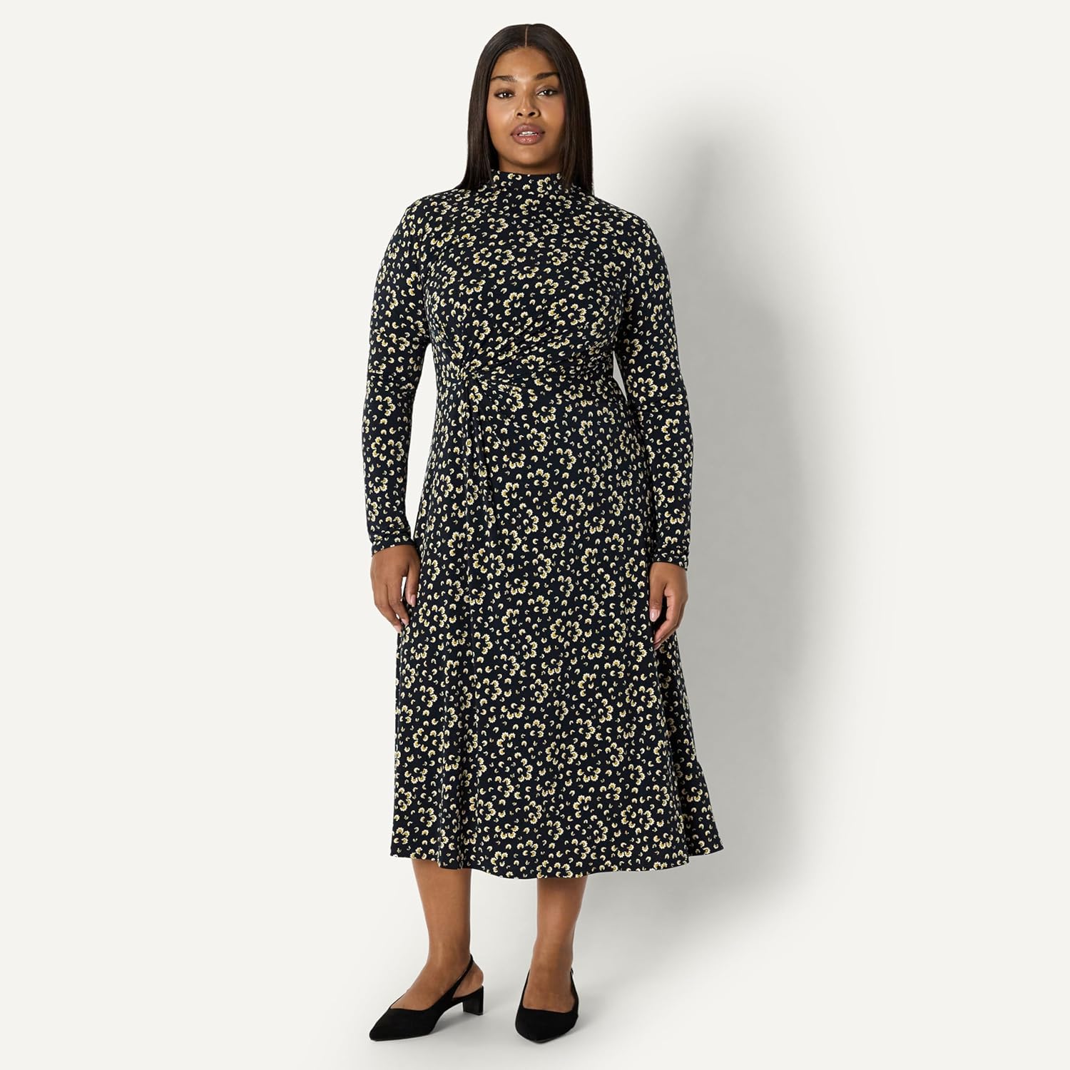 Thumbnail 5 de Amazon Essentials Damen Maxikleid mit ausgestelltem Rockteil, Taillierung & Drapierung (lange Ärmel)