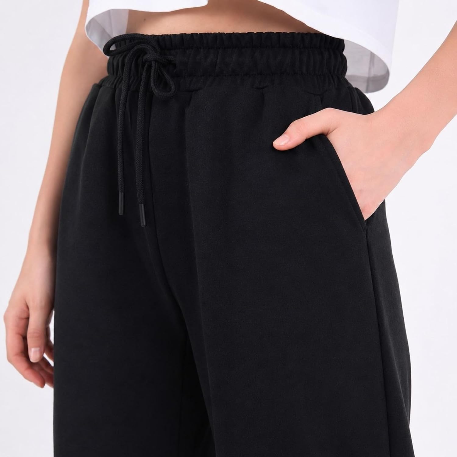 Detalle 2 de Women’s joggers with pockets, lightweight