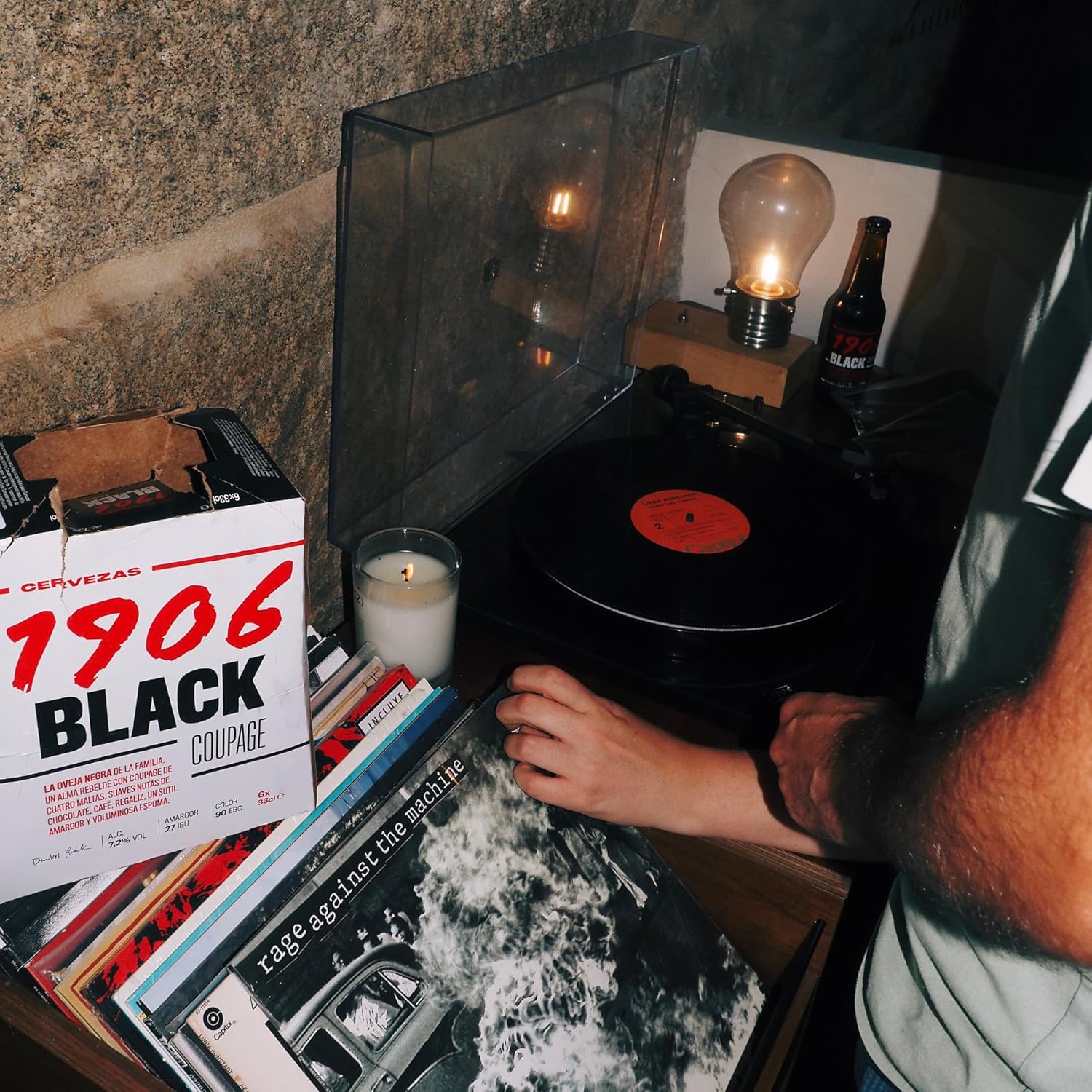 Thumbnail 3 de 1906 Black Coupage Cerveza Premium Extra 🍺 Pack 24 Botellas