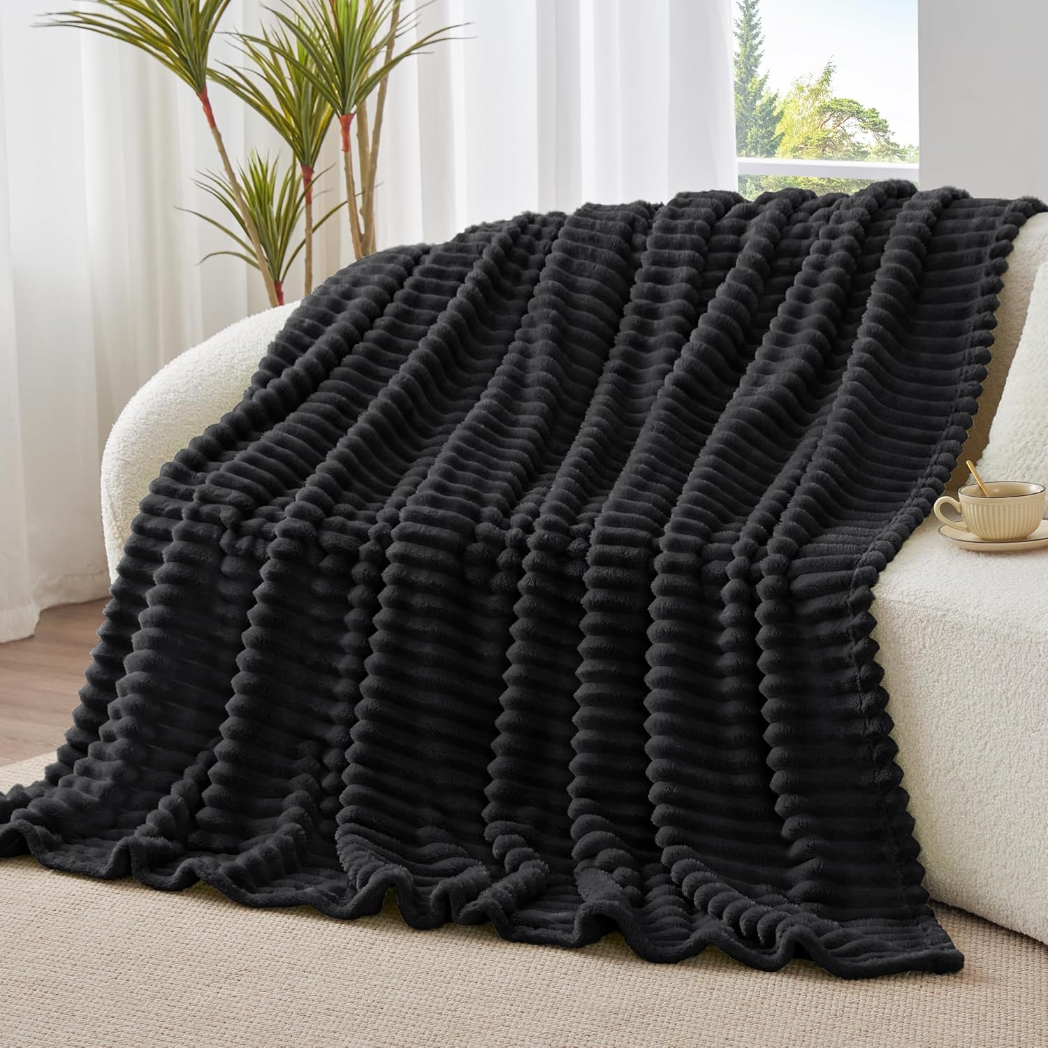 Thumbnail 1 de BEDELITE Fleece Black Throw Blanket: 50" x 60", 300GSM, Soft & Warm Striped Throw for Couch