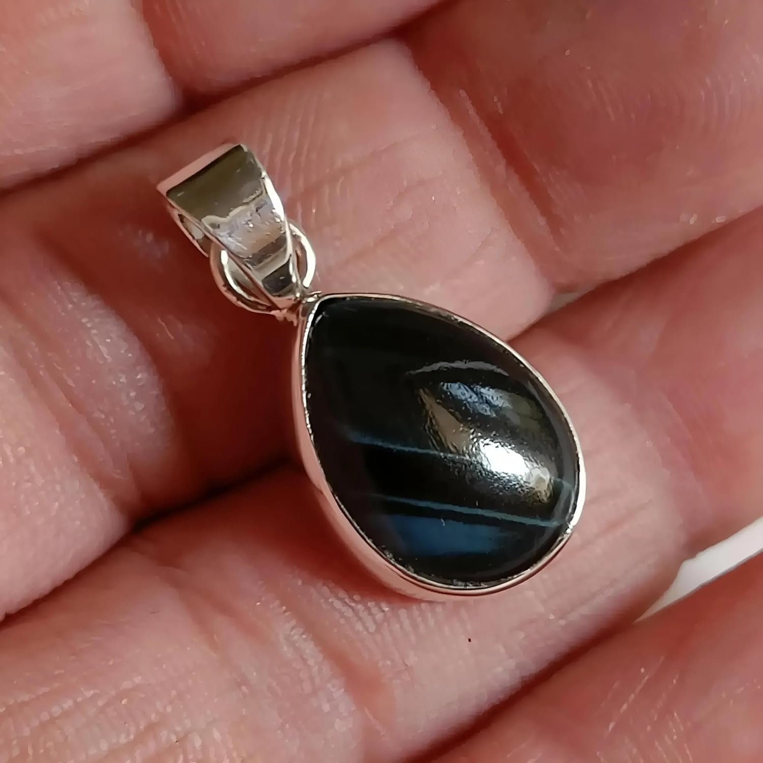 Thumbnail 1 de Navya Craft Black Tiger’s Eye Pendant Necklace in 925 Sterling Silver