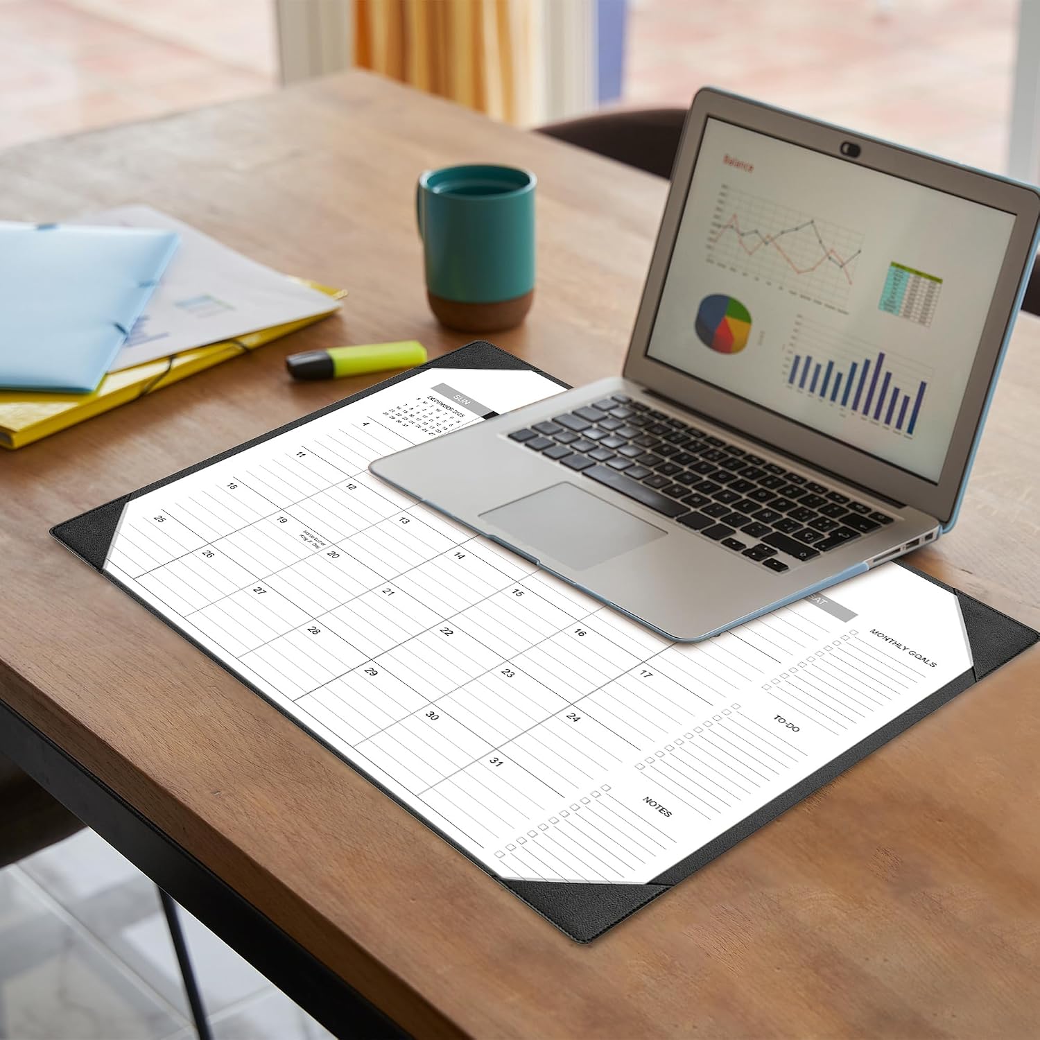 Detalle de Adronix I3 18-Month Desk Calendar with 22 x 17-Inch Desk Mat