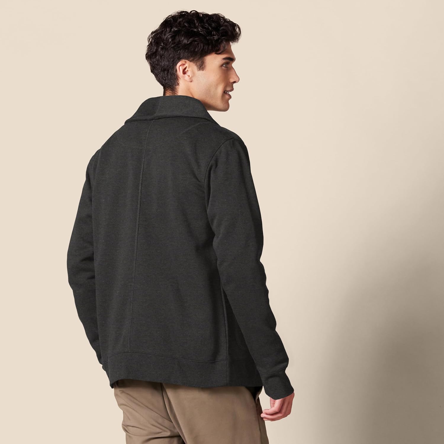 Thumbnail 2 de Amazon Essentials Men’s Long-Sleeve Fleece Shawl-Collar Cardigan