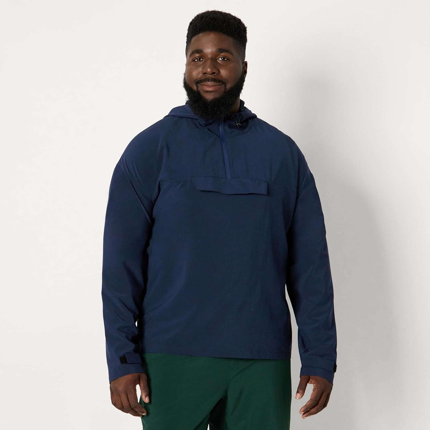 Thumbnail 5 de Amazon Essentials men’s lightweight stretch colourblock anorak jacket for hiking & running