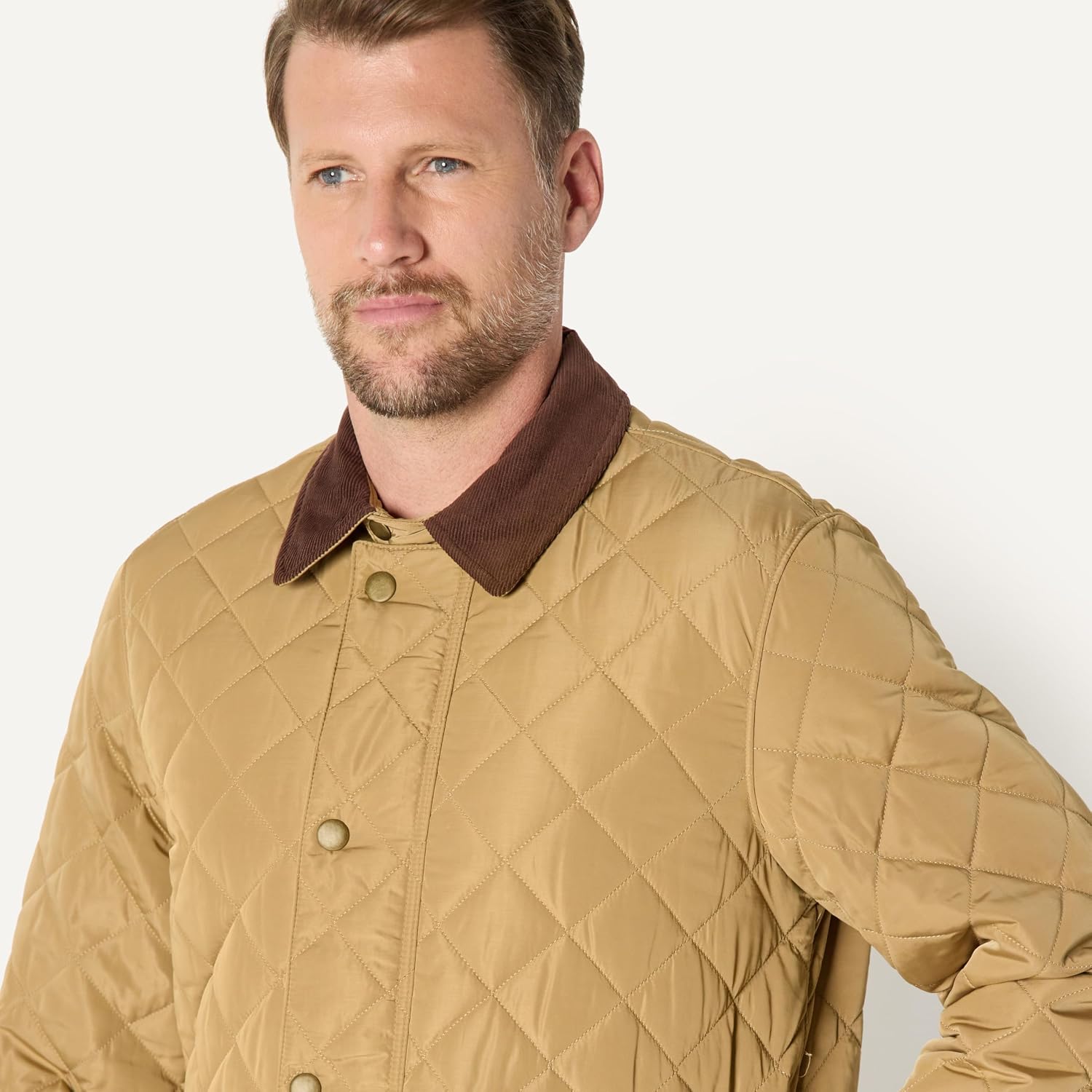 Detalle 2 de Amazon Essentials Quilted Midweight Jacket 74.9 cm