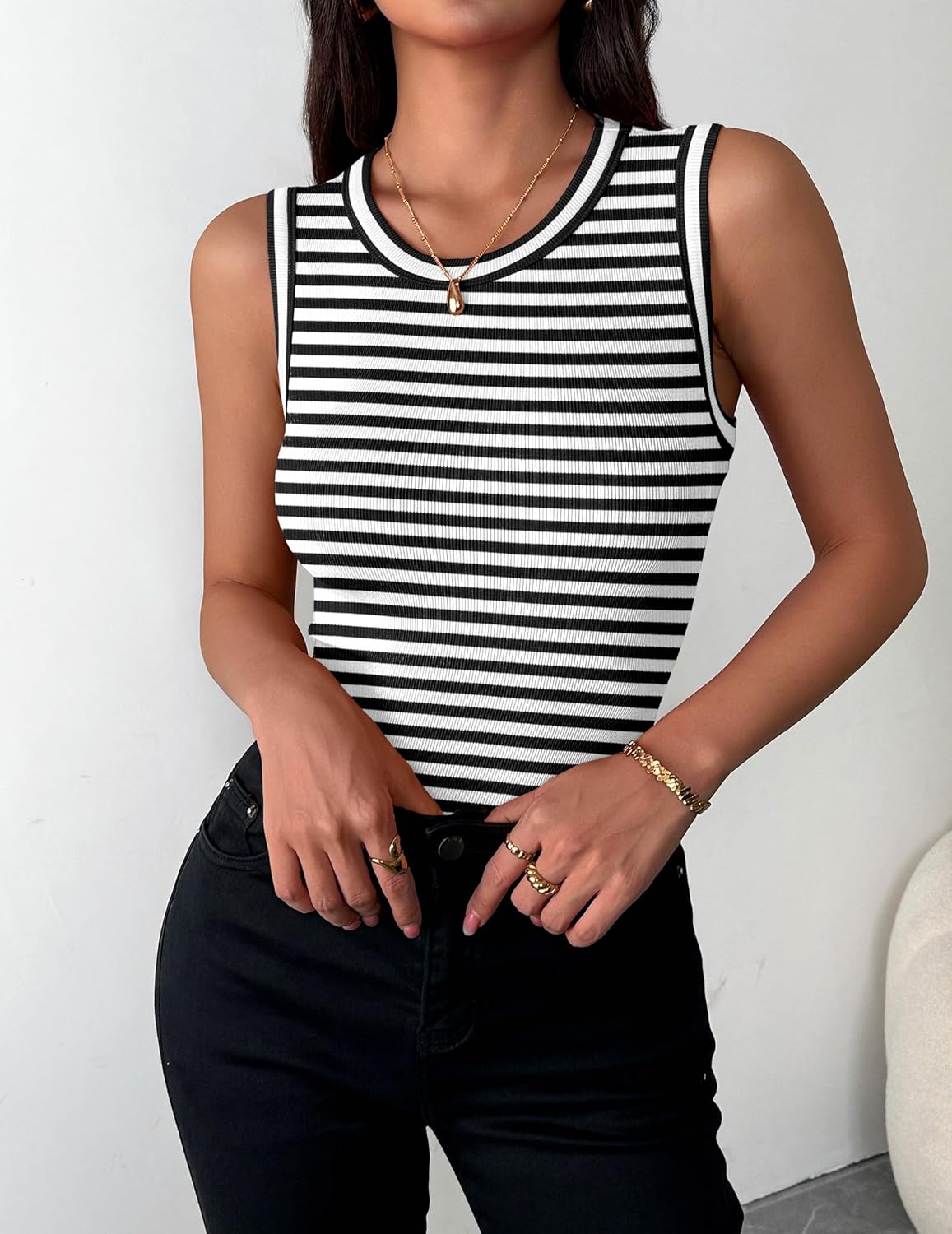 Thumbnail 4 de Zeagoo Women’s Sleeveless Ribbed Tank Top (Crewneck, Racerback) — Slim-Fitted Summer Basic