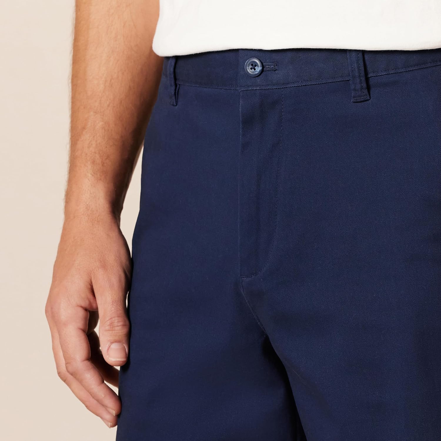 Thumbnail 3 de Amazon Essentials Men's Classic-Fit 7" (18cm) Comfort Stretch Chino Shorts