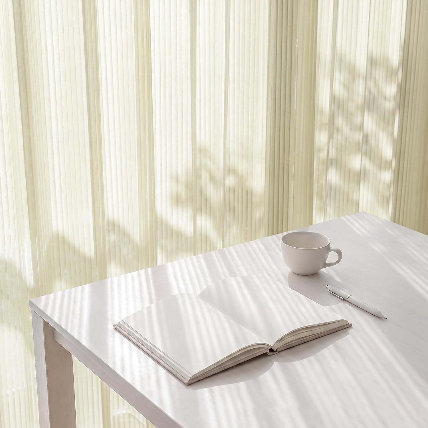 Detalle de Gazal Vole beige vitrage 140 x 200 cm, gestreept en semi-transparant