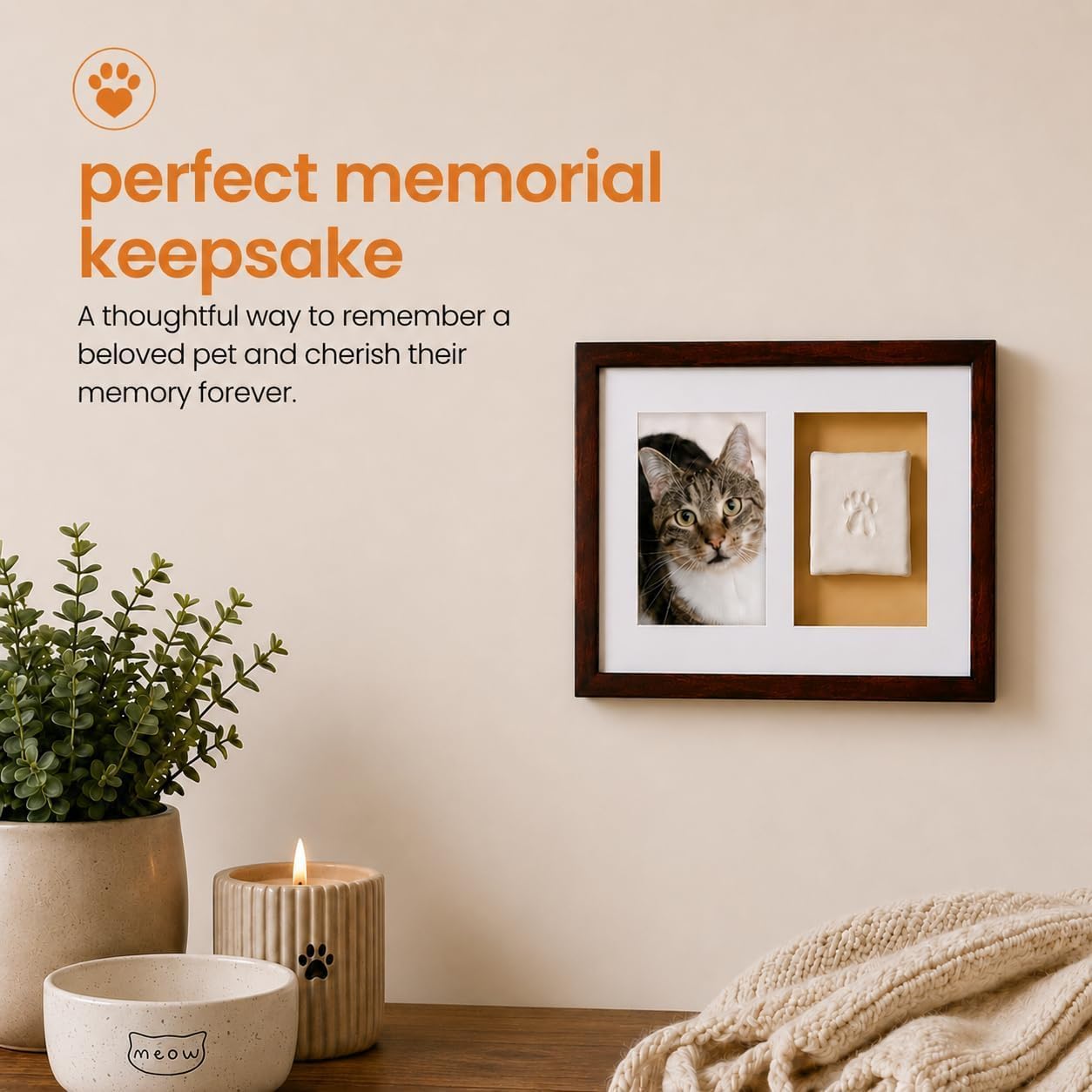 Detalle de Pearhead Pawprints Wall Frame voor hond of kat met klei-afdrukset, espresso