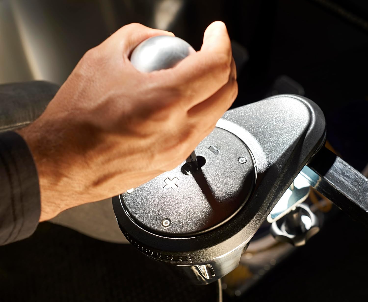 Thumbnail 5 de Thrustmaster TH8A Shifter for PS5, PS4, Xbox Series X|S, PC — H-Pattern & Sequential Sim Racing Shifter