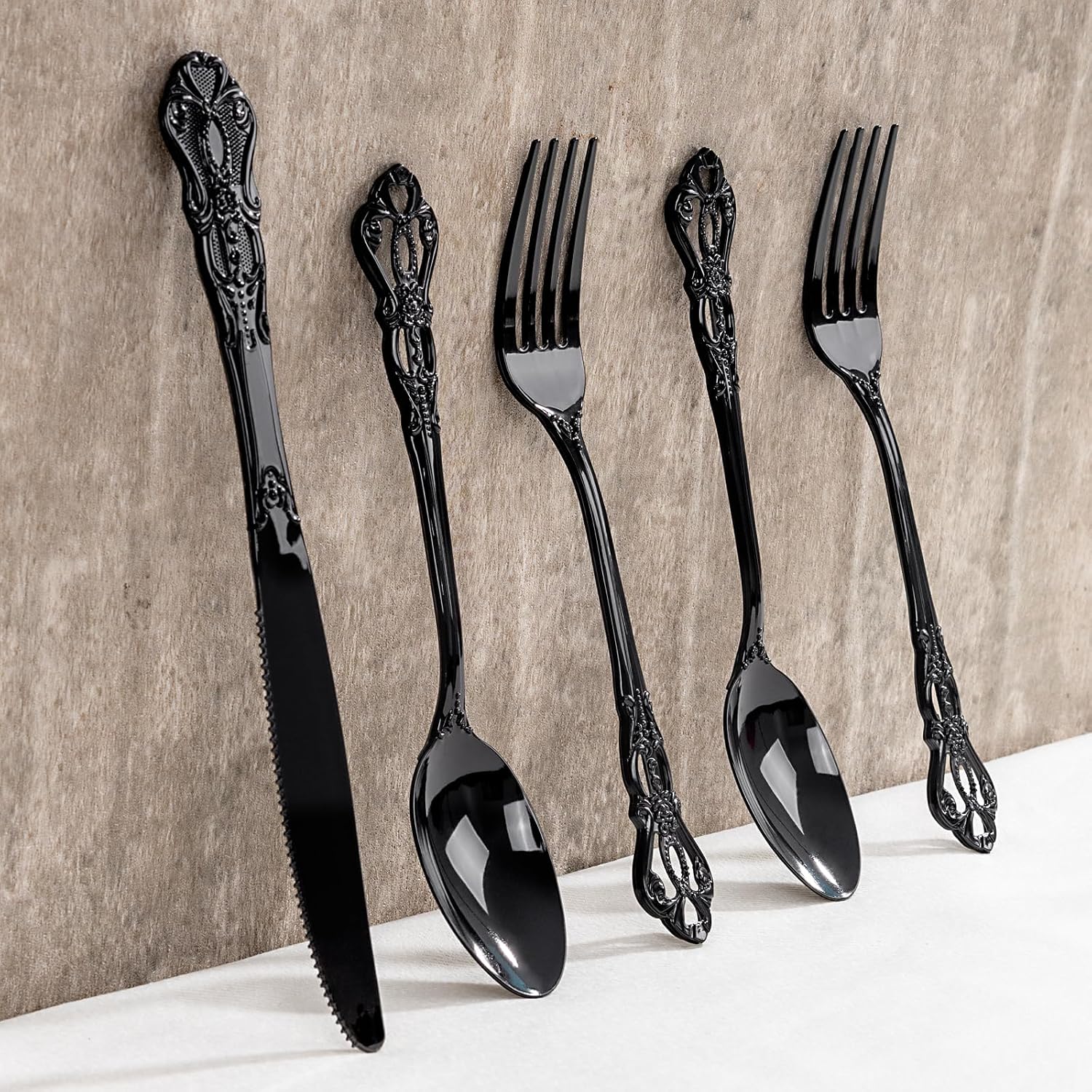 Detalle de Joyido 150PCS Black Plastic Silverware – Heavy Duty Disposable Cutlery Set for Catering
