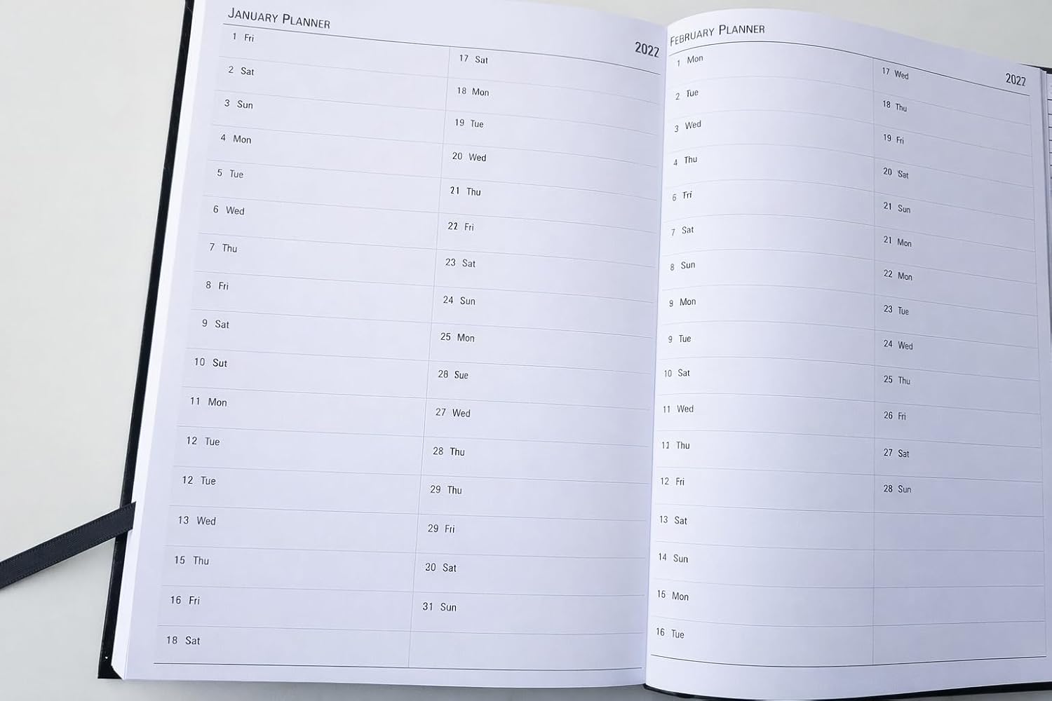 Detalle de Top Sale A4 2026 Day-Per-Page Diary with Hardcover Casebound Cover (Navy) and Weekend Pages