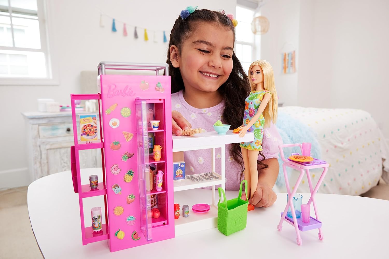 Thumbnail 1 de Barbie Vorratskammer-Spielset (HJV38) mit Puppe, über 25 Teilen und Küchenaccessoires