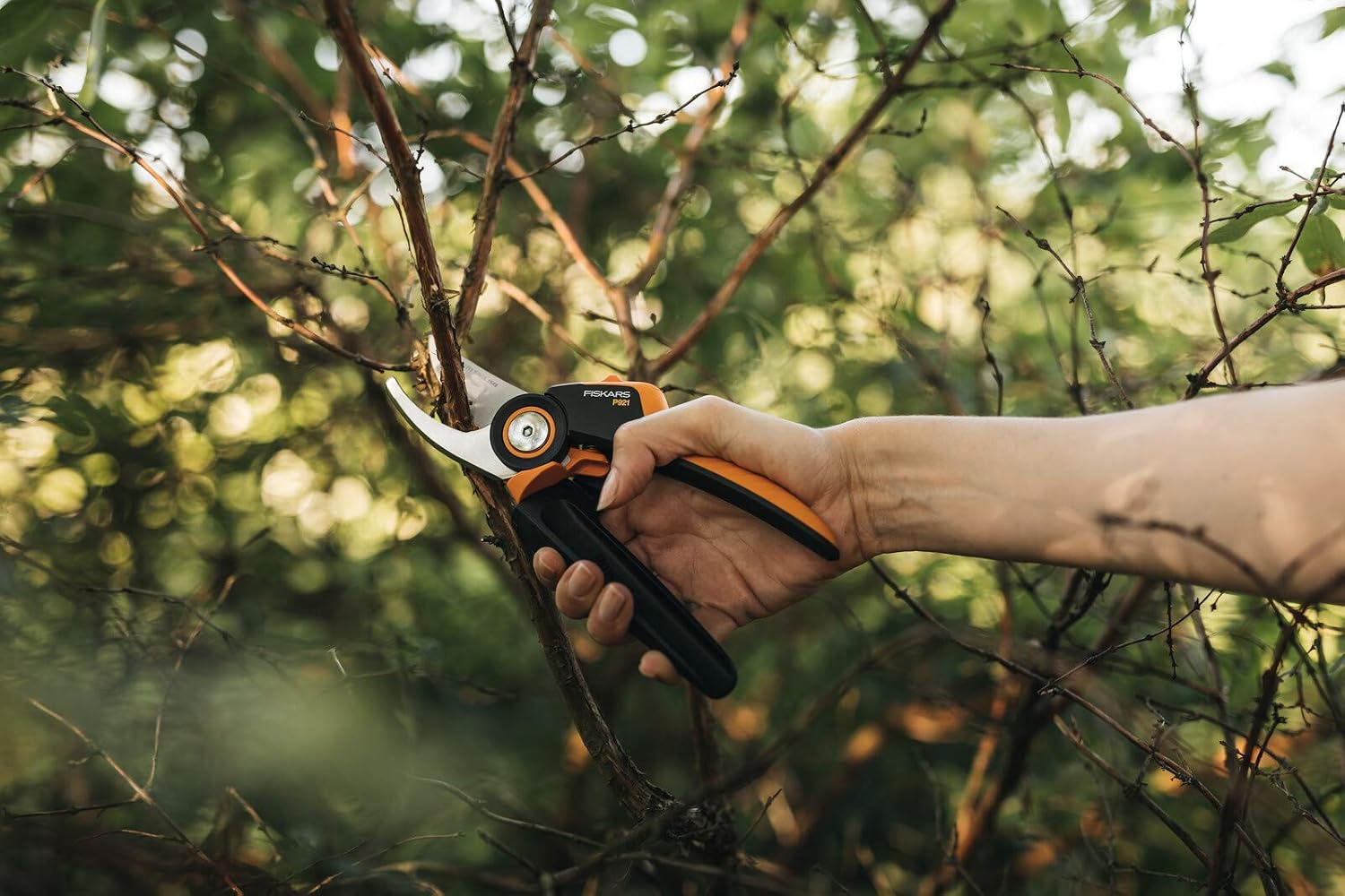 Thumbnail 4 de Fiskars X-series PowerGear Bypass-Gartenschere M P921 – Rollgriff, Antihaftbeschichtung, Ø 2,4 cm