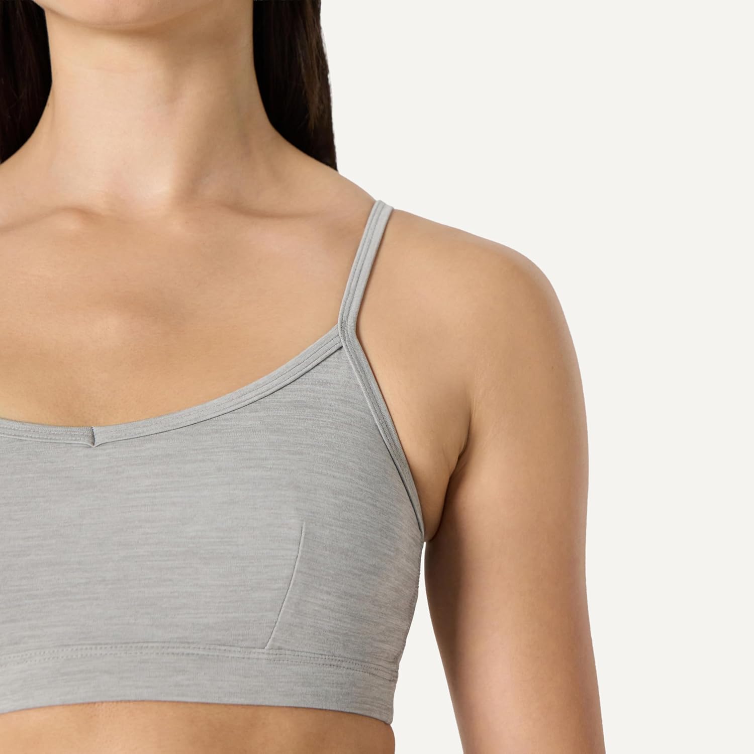 Detalle de Amazon Essentials Women's Active FormFlex Buttery Soft Light Support Yoga Sports Bra