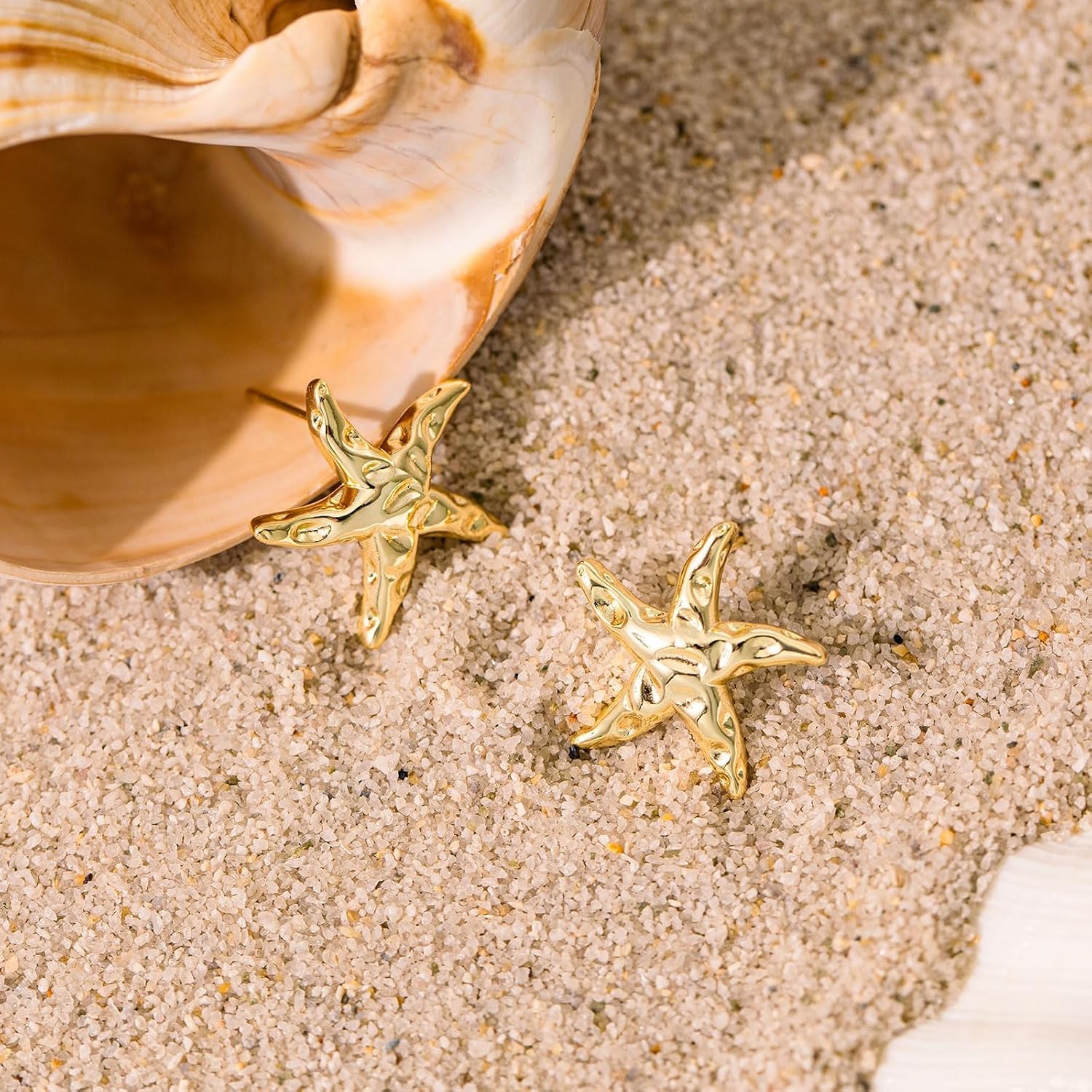 Detalle de HANLI Gold Starfish Earrings — Lightweight S925 Sterling Silver Hoop? No, Studs for Women