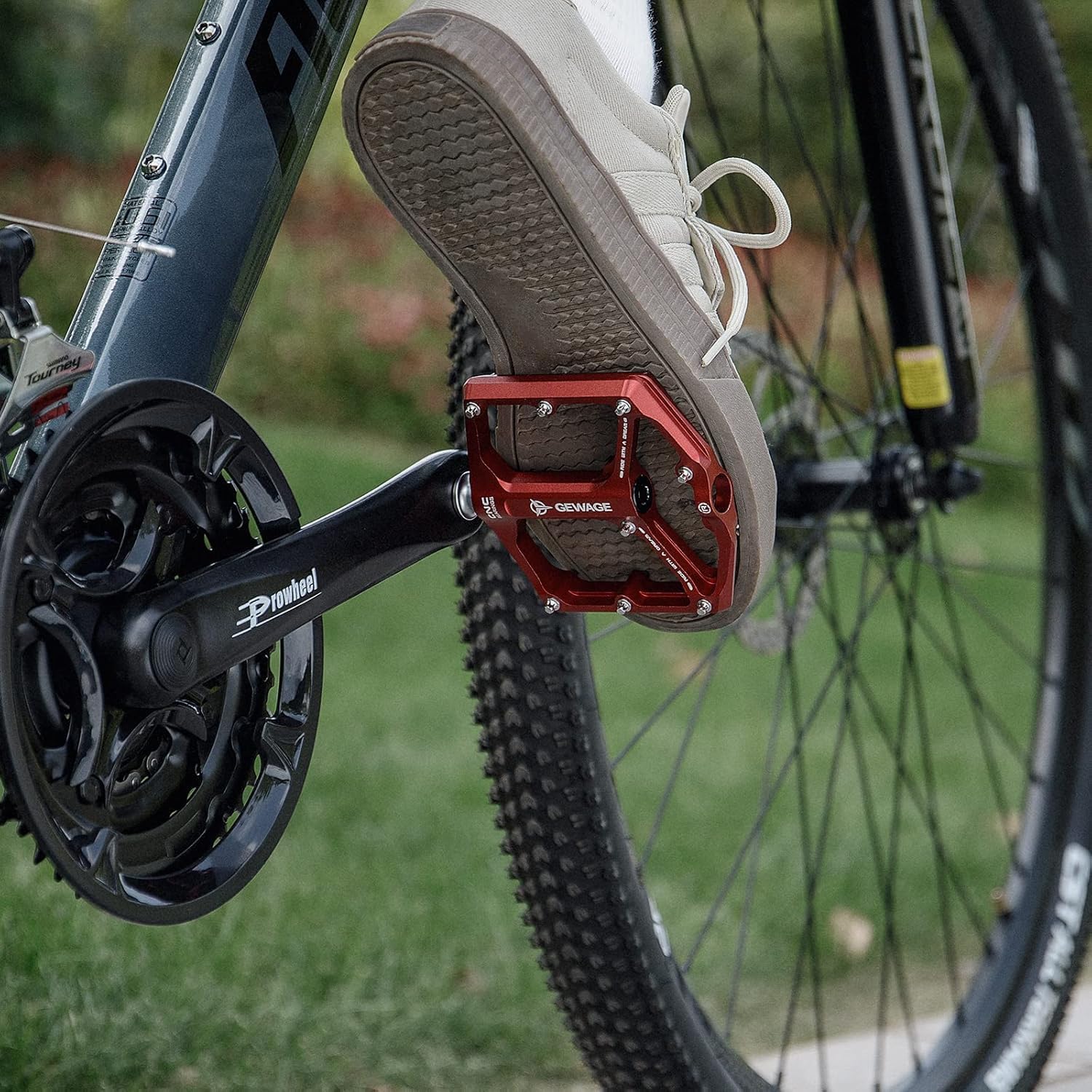 Thumbnail 1 de GEWAGE Road/Mountain Bike Pedals – 3 Bearings, CNC Machined 9/16" Flat Pedals with Removable Anti-Skid Nails