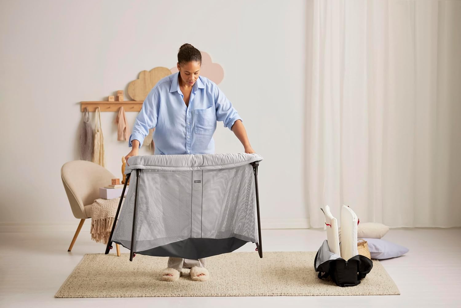 Thumbnail 6 de BabyBjörn Travel Crib Light - Silver + Fitted Sheet Bundle Pack