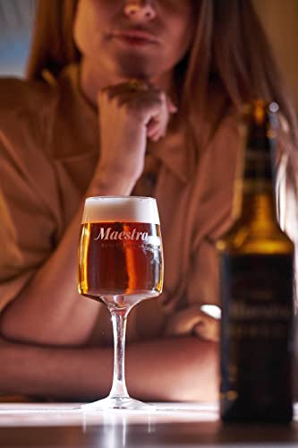 Detalle de Mahou Maestra Doble Lúpulo: pack de 12 latas de 33 cl (7,5% vol), lager tostada de sabor intenso