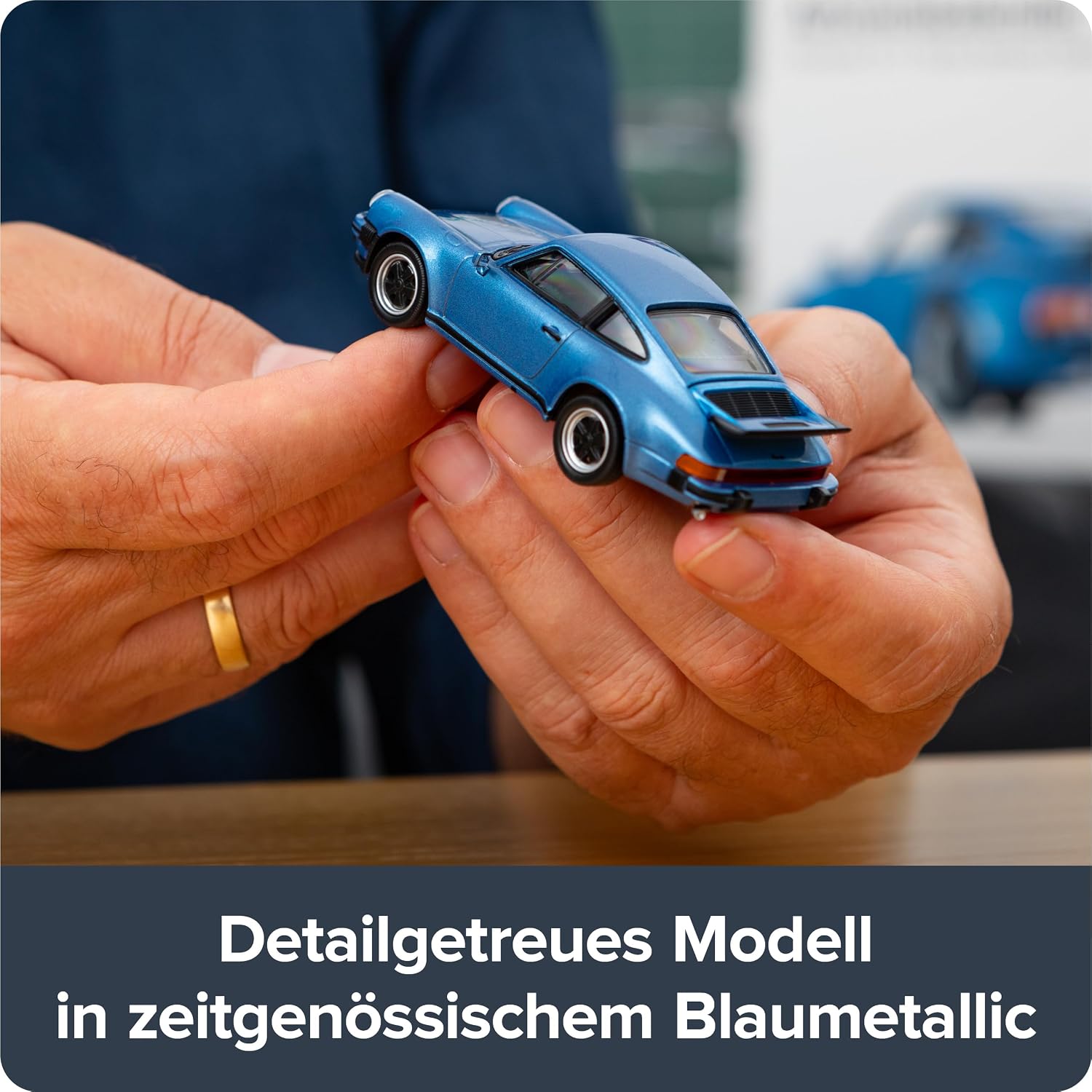 Thumbnail 4 de FRANZIS 67221 Porsche 911 Turbo-adventskalender på engelska och tyska