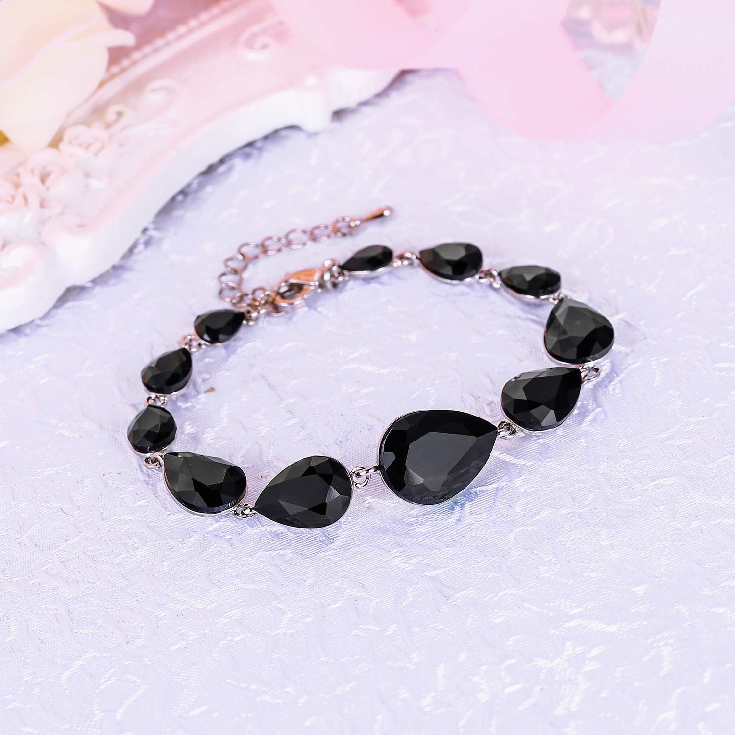 Detalle de Bracelet Clearine Concis Femme – Forme goutte d'eau avec cristal et strass, cadeau élégant