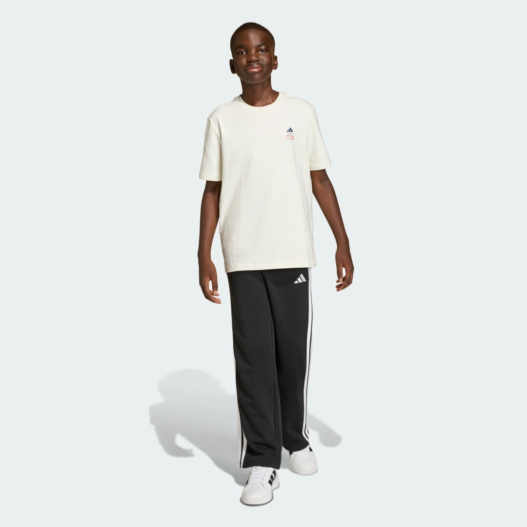 Detalle de ADIDAS Marvel Spider-Man Graphics T-Shirt – camiseta blanca para fans que buscan comodidad y estilo