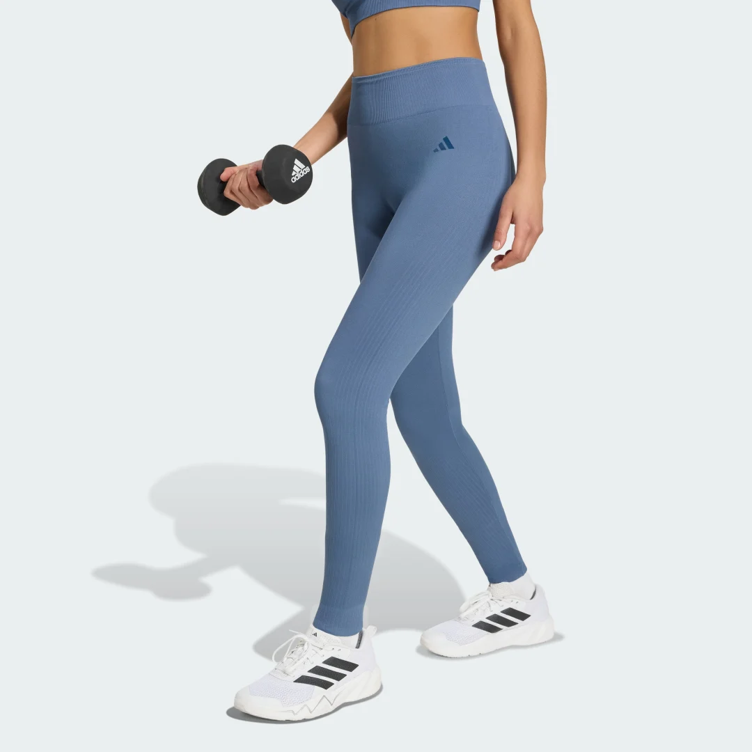 Detalle de Mallas de punto largas de entrenamiento Essentials de Adidas: guía de compra práctica