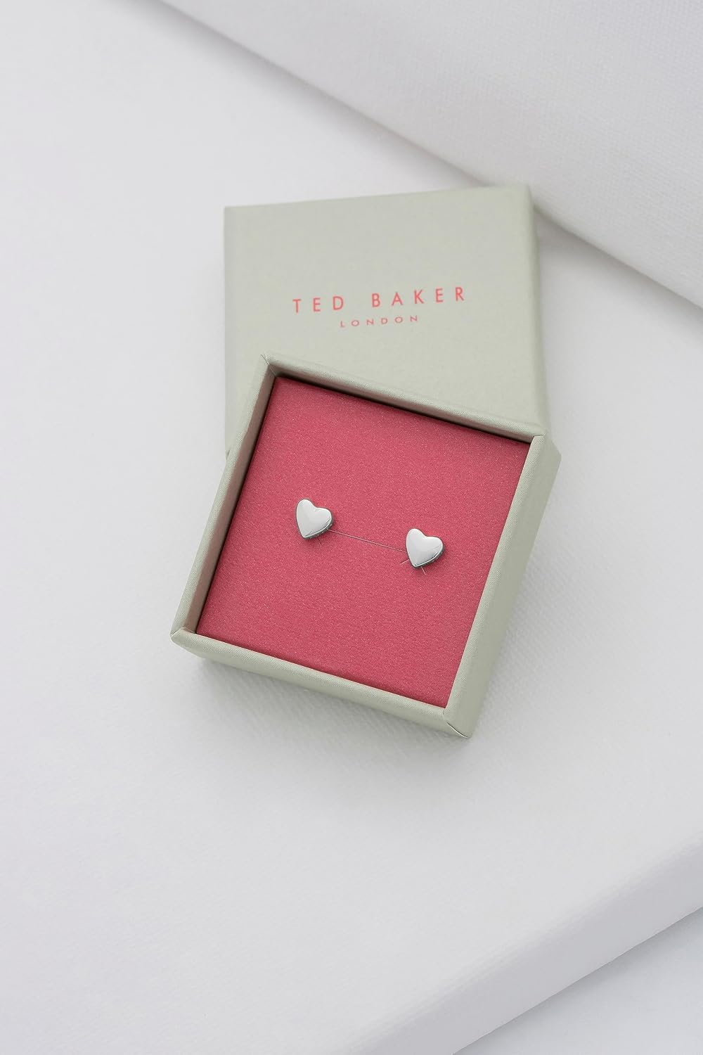 Detalle 2 de Ted Baker Harly Tiny Heart Stud Earrings for Women (Silver)