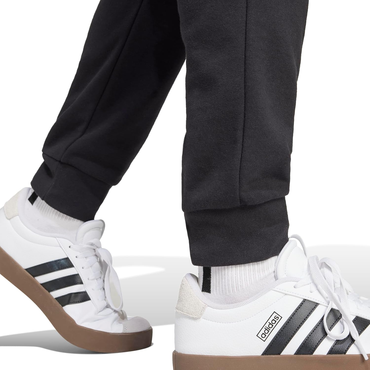 Detalle de Adidas Homme Essentials Feelcozy French Terry Pants – Noir/Blanc, Taille L