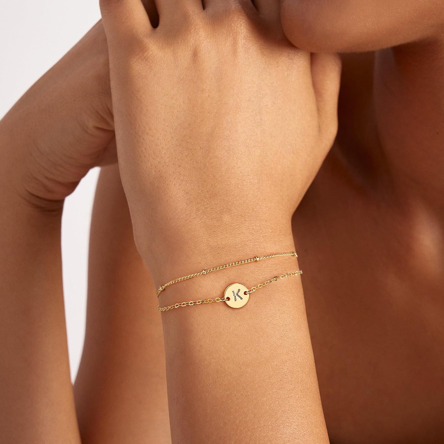 Detalle 2 de RMMD Armband Damen Gold Silber – personalisierte Initialen, 18K vergoldet