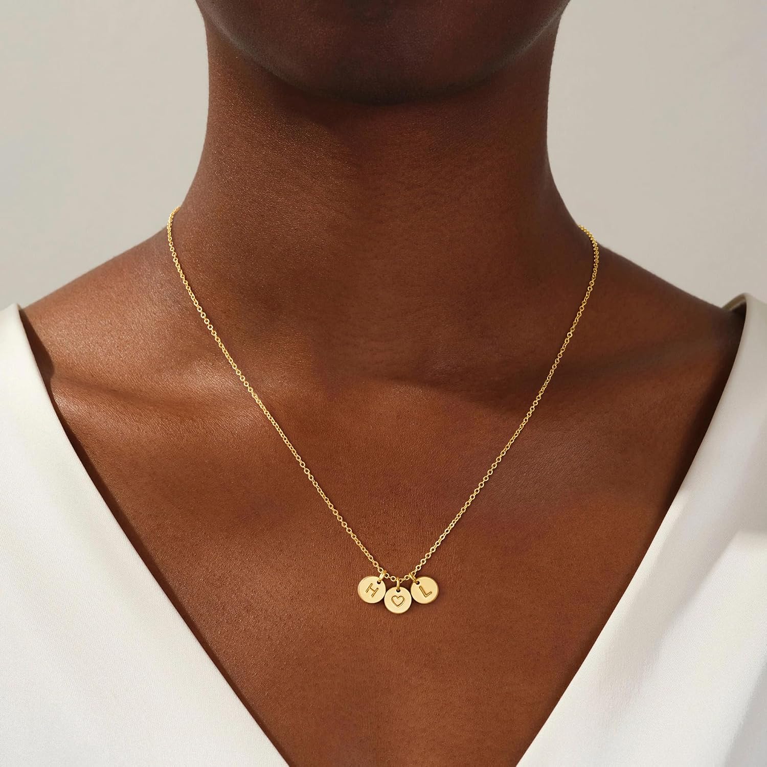 Detalle de TINGN Kette Gold Damen Herz Halskette mit zwei Buchstaben (14K Gold vergoldet, hypoallergen)