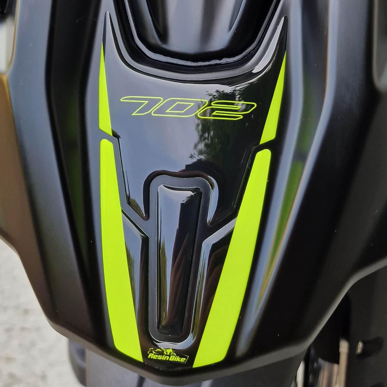 Detalle 2 de Resin Bike 3D Stickers for Benelli TRK 702X