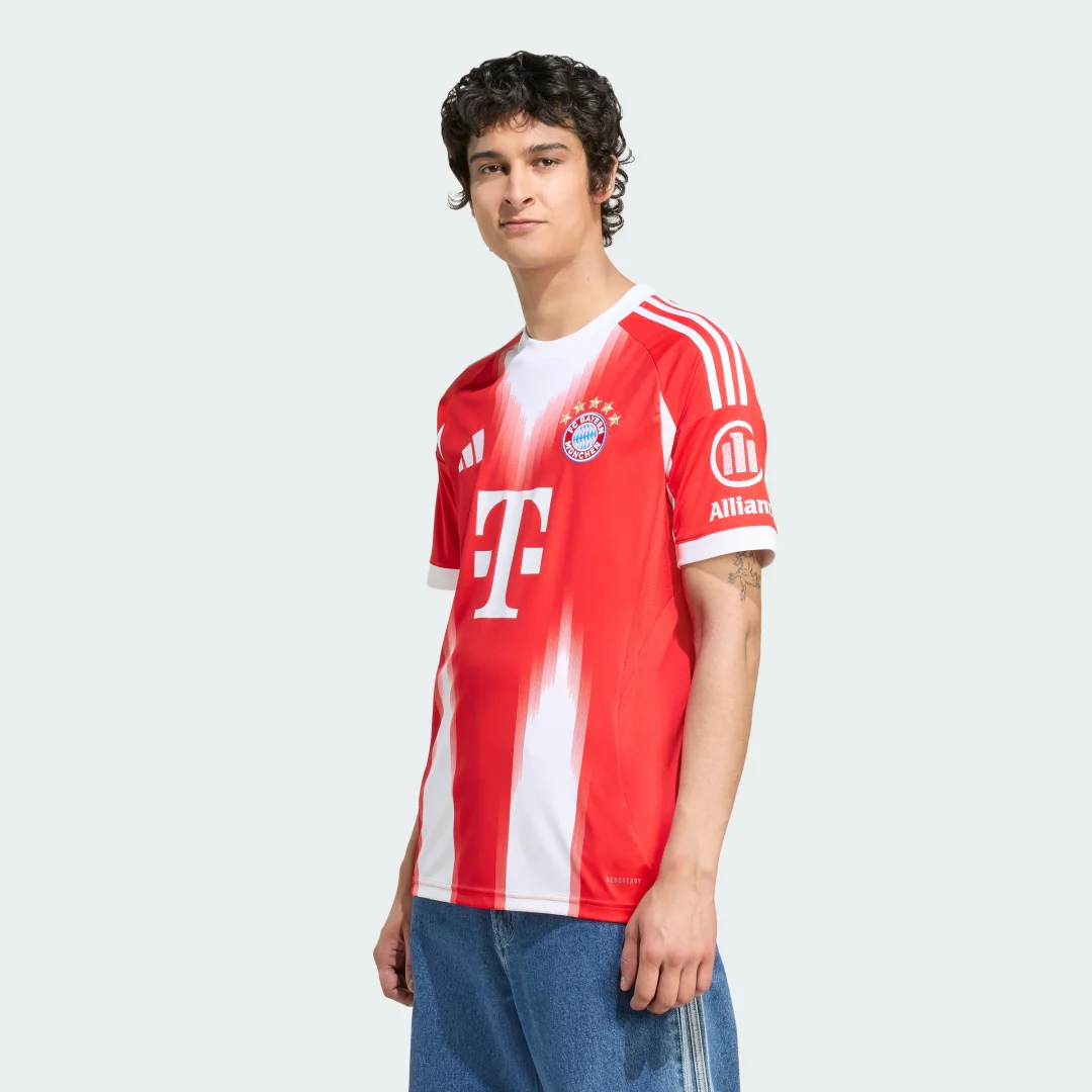 Detalle de Adidas camiseta Bayern primera 25/26