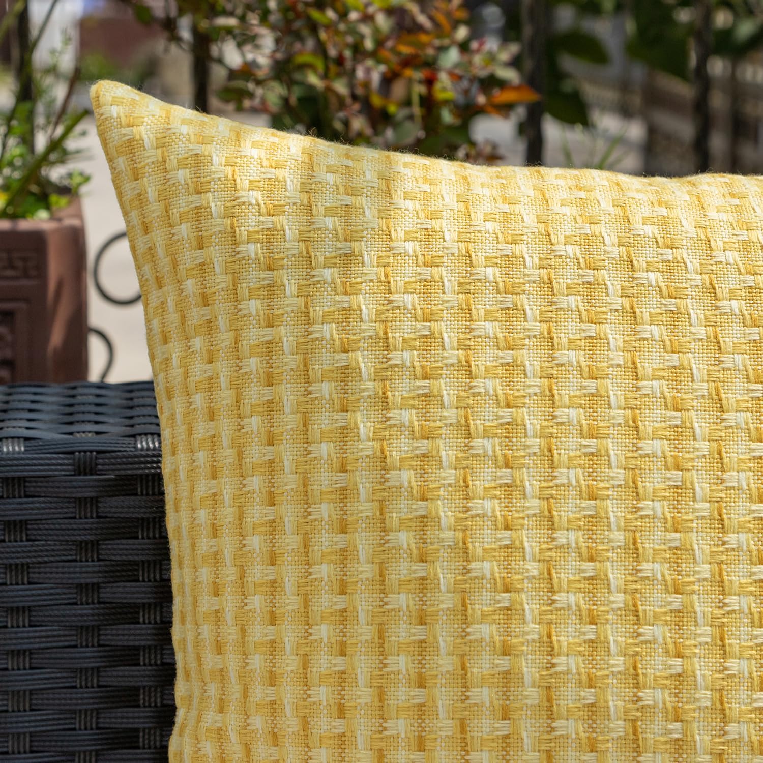 Detalle 2 de Kevin Textile Waterproof Cushion Covers 50x50 cm (Set of 2)