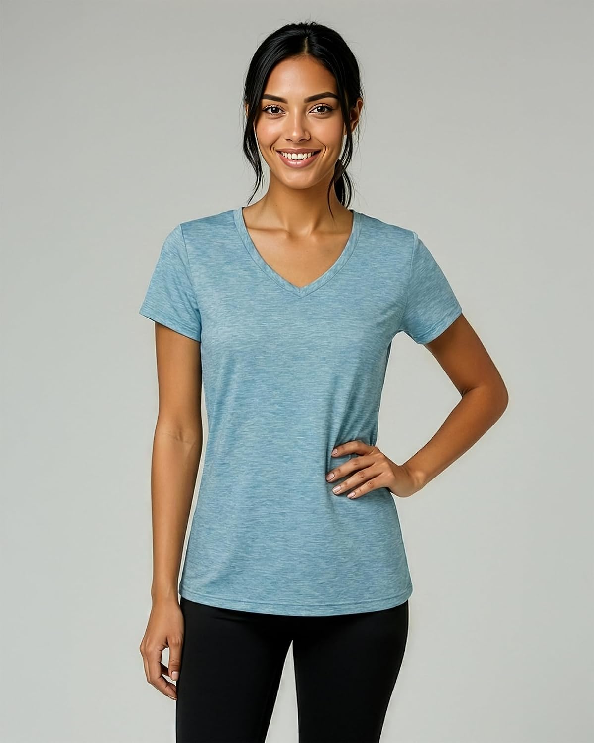 Detalle 2 de Real Essentials Women's 5 Pack Dry-Fit Short Sleeve V-Neck Tee (Plus Size Available)