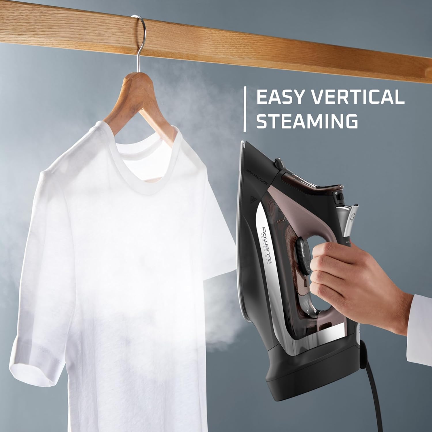 Detalle de Rowenta DW2459U1 steam iron for clothes