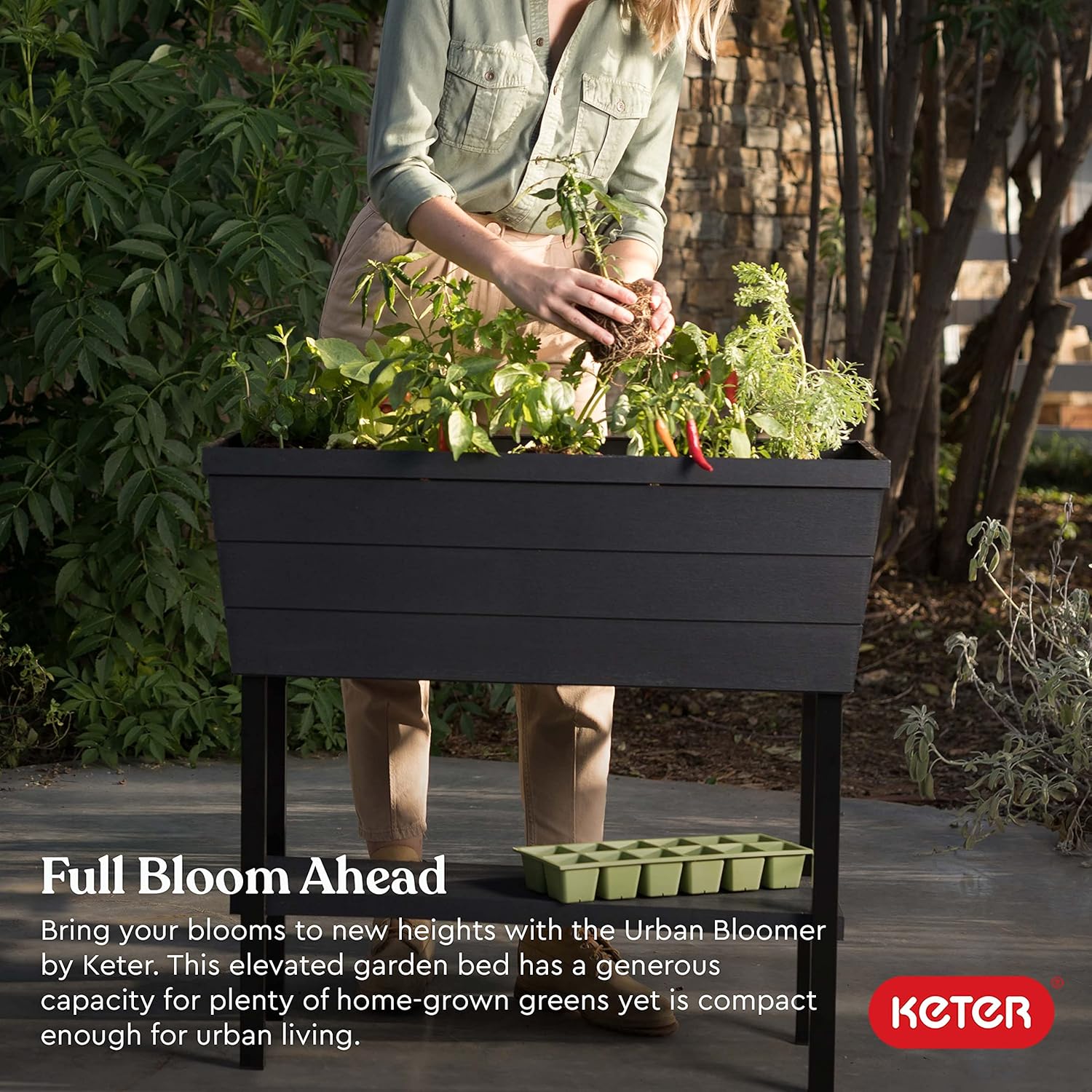 Detalle 2 de Keter Urban Bloomer 12.7 Gallon Raised Garden Bed with Self-Watering Gauge