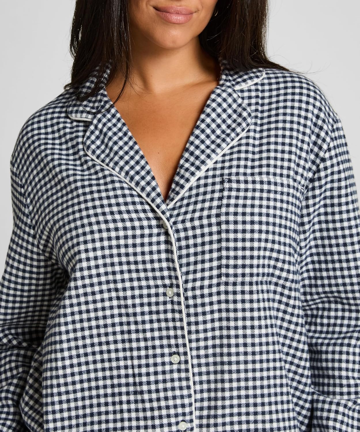 Detalle de Hunkemöller Pyjamatop Flanel Essentials – gemütlich warmes Flanel-Top mit klassischer Knopfleiste