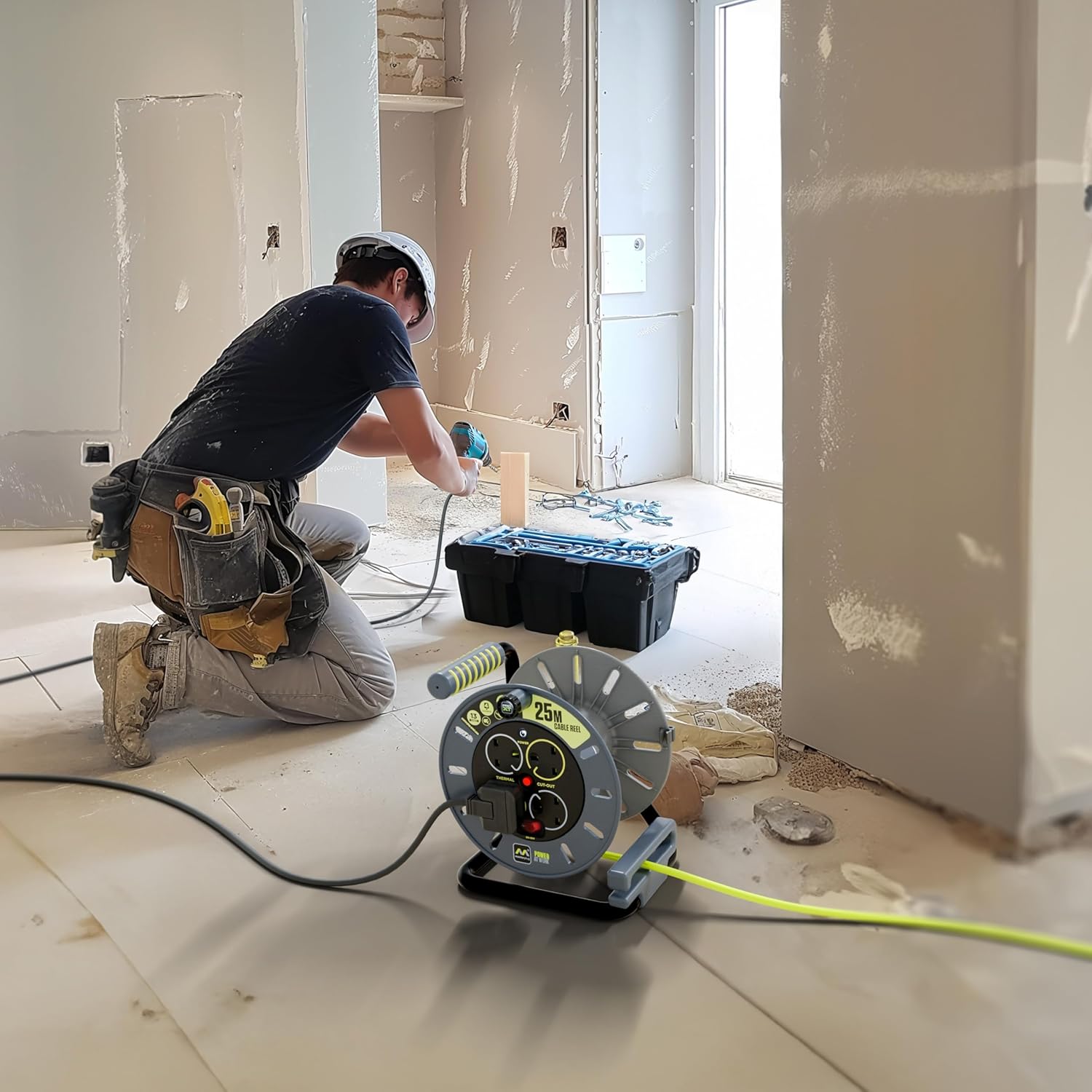 Thumbnail 4 de Masterplug Pro-XT 25m Four Socket Open Cable Reel Extension Lead with Winding Handle (Green)