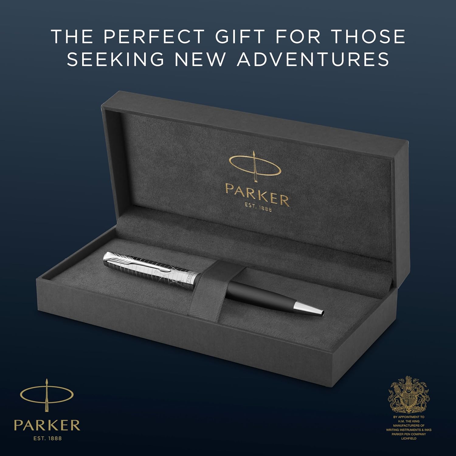 Detalle de Parker Sonnet Legacy of Flight balpen met chromen afwerking, medium punt en zwarte inkt