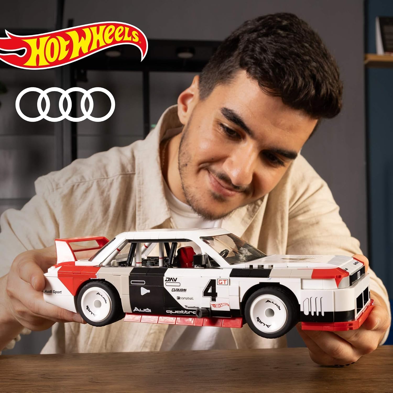 Thumbnail 1 de MEGA Hot Wheels zusammenbaubares Audi 90 Quattro IMSA GTO - 973 Teile, 1:15 Die-Cast Sammler-Set