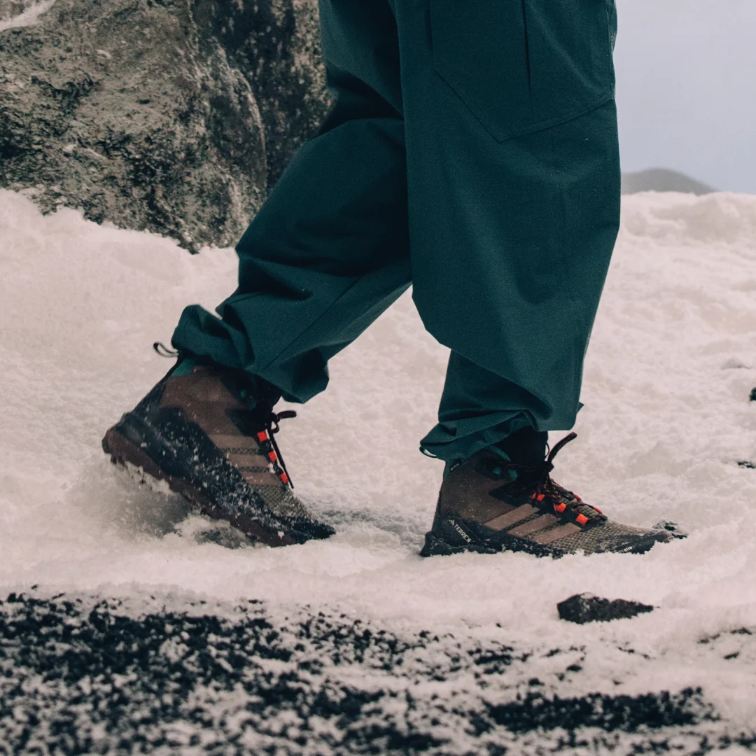 Detalle de Bota de senderismo Terrex Skychaser AX5 Mid GORE-TEX CLIMAWARM+ de Adidas