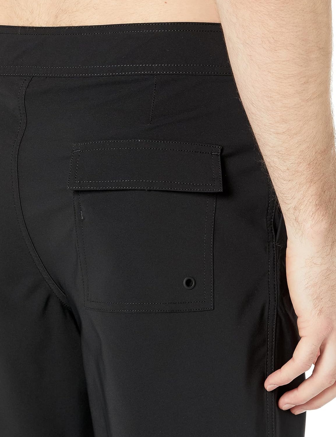 Thumbnail 2 de Herren Board-Badeshorts von Amazon Essentials – schnell trocknend, mit praktischen Taschen