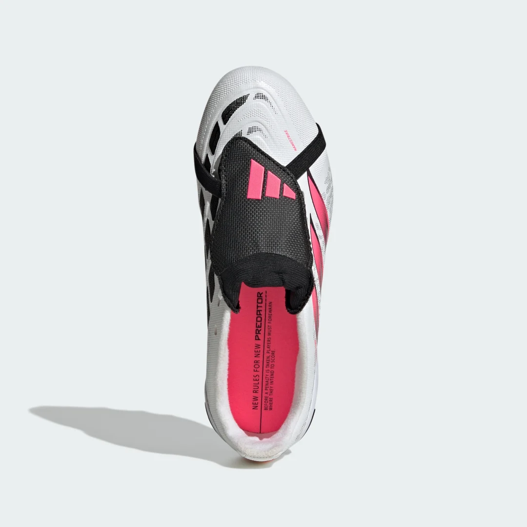 Detalle de Adidas Predator League: bota de fútbol con lengüeta plegable para césped artificial (blanco)