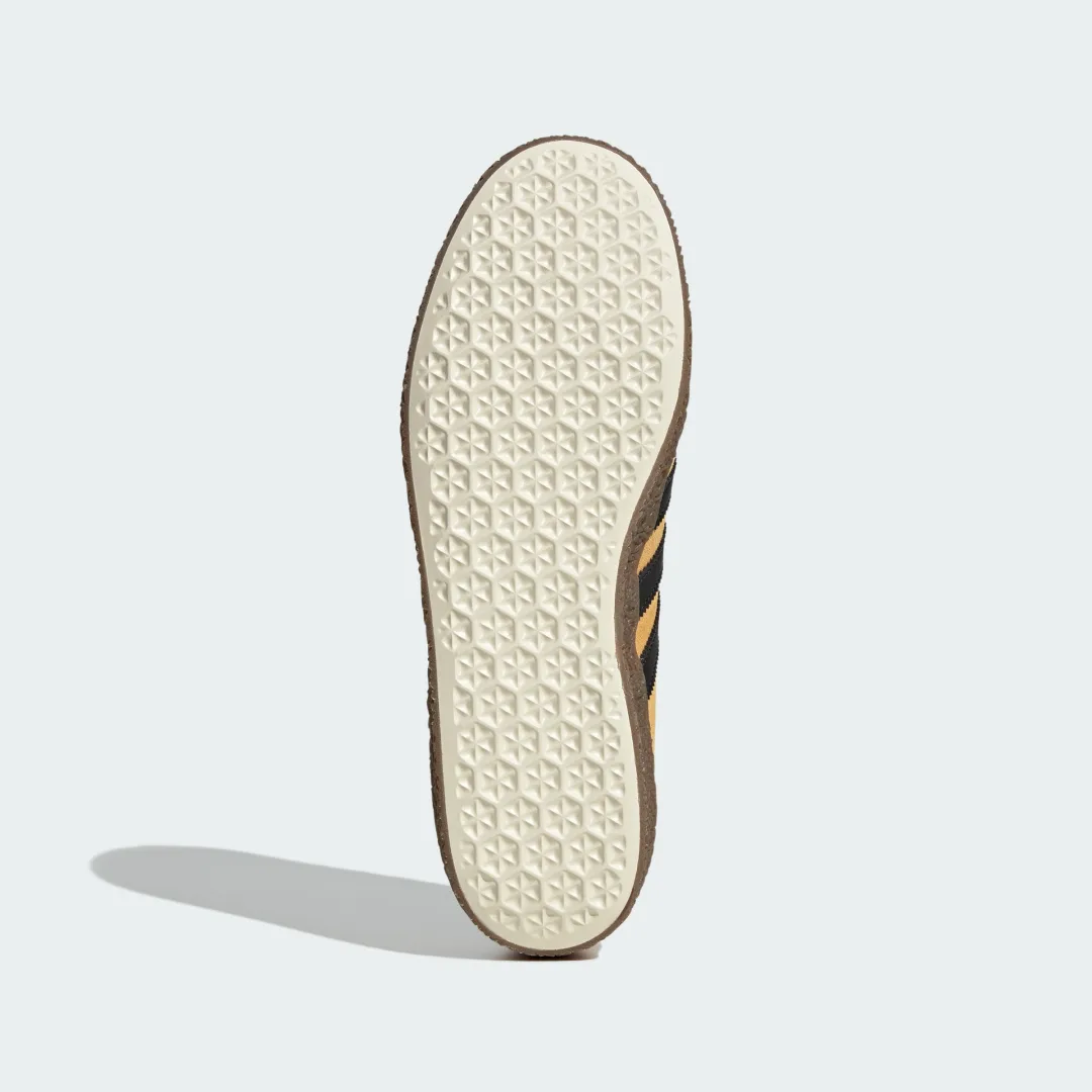 Detalle de Adidas Montreal RM: zapatilla urbana en amarillo para quien busca estilo y comodidad