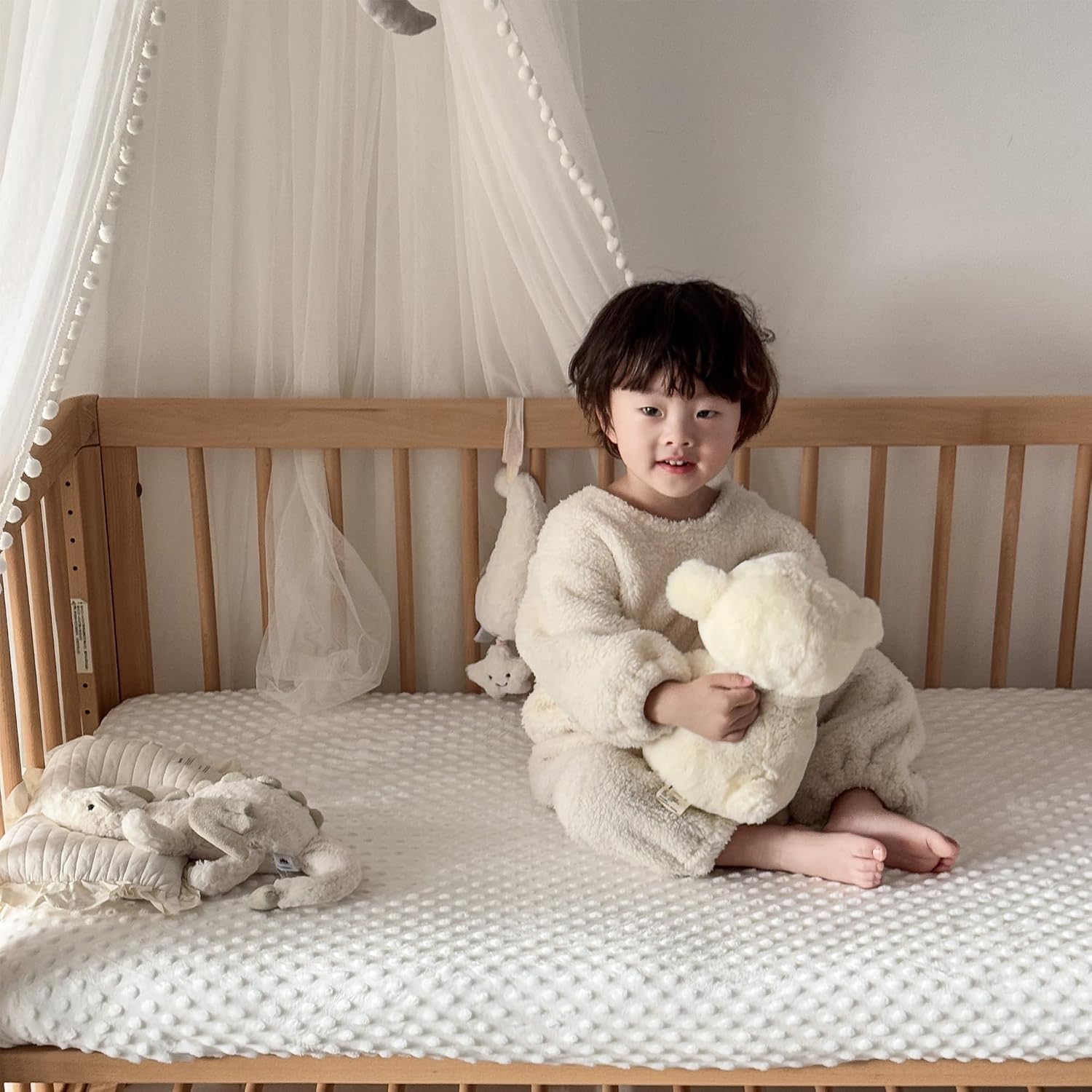 Thumbnail 1 de La Sheer Fuzzy Fitted Crib Sheets, 2-Pack, Plush Flannel, White and Gray