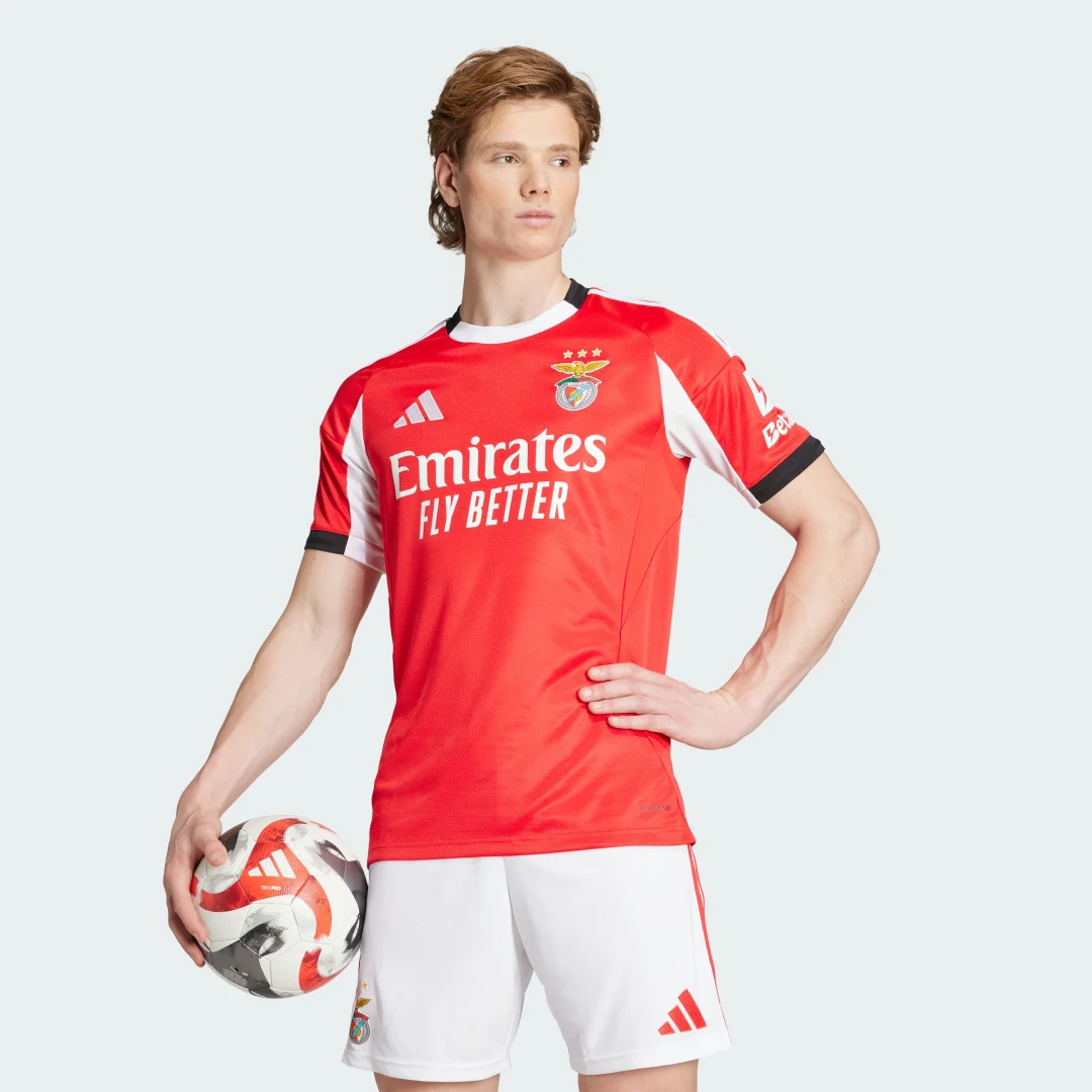 Detalle de Camiseta 1.ª equipación Benfica 25/26 de Adidas – Rojo