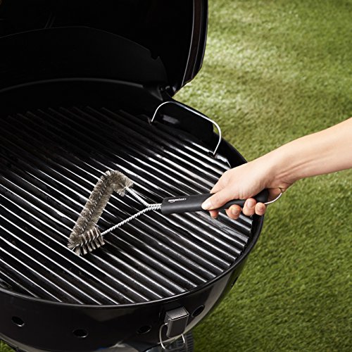 Thumbnail 1 de Amazon Basics Brosse de nettoyage triangulaire pour grille de barbecue 30,5 cm – noir