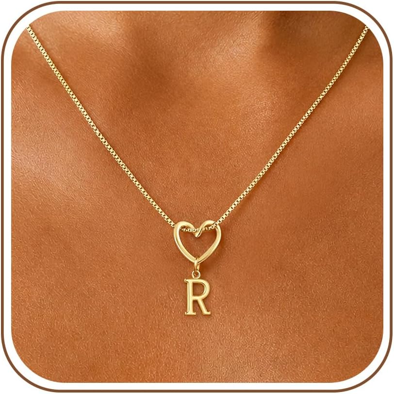 Detalle de ZOERAY Initial Necklace, 14K Gold-Plated